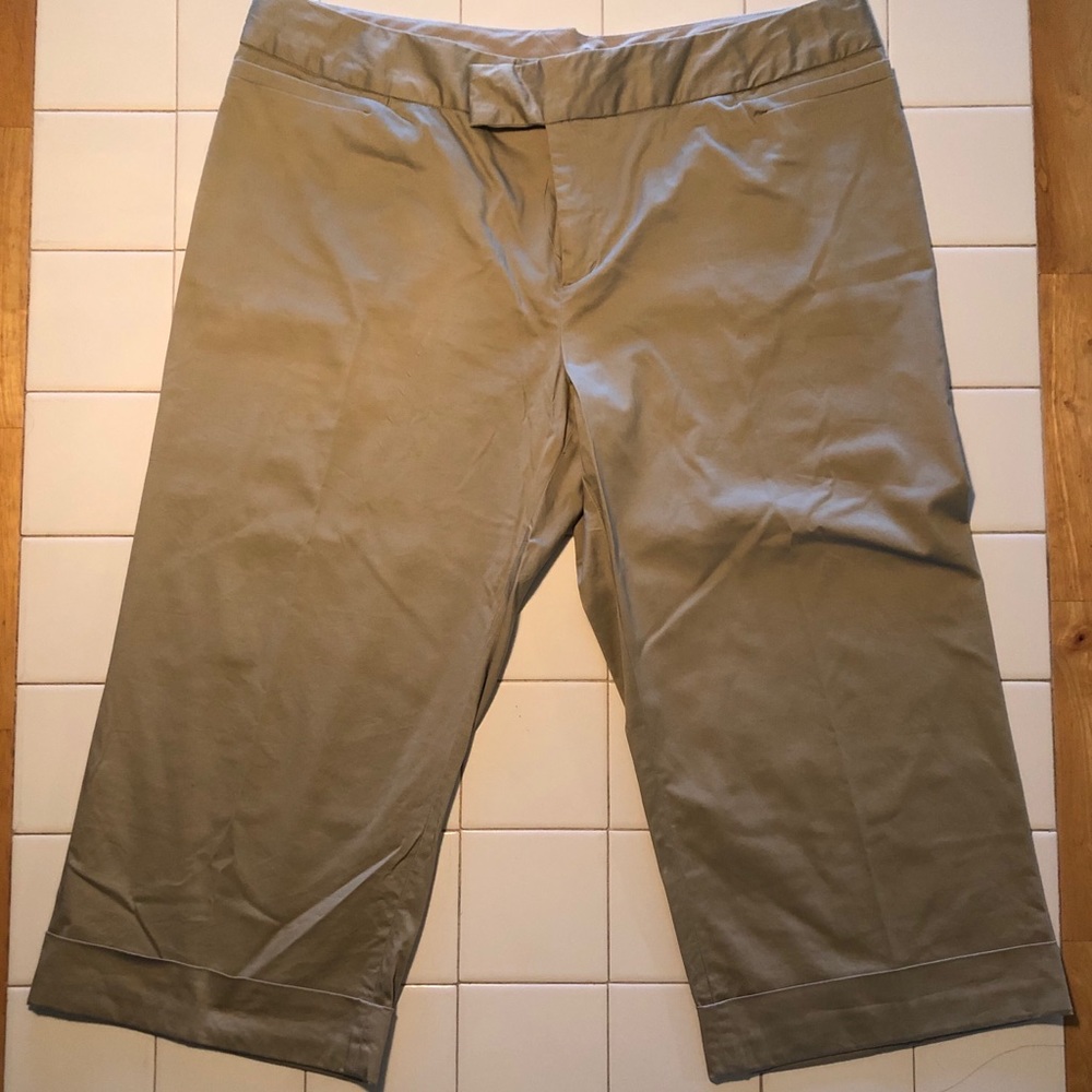 Cuffed Capri Chinos
